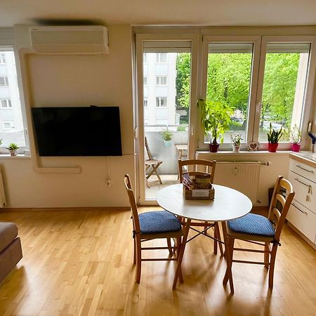 Cosy Studio Andy With Great Location Apartment ลูบลิยานา ภายนอก รูปภาพ